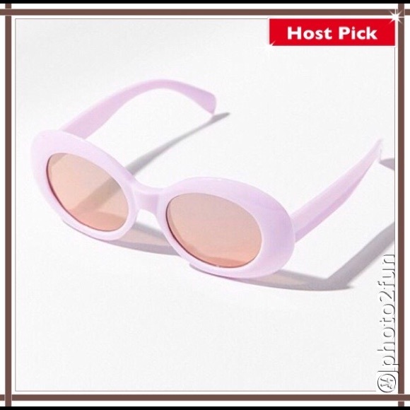 Urban Outfitters Accessories - 1 Left Urban Outfitters Retro Oval Sunglasses